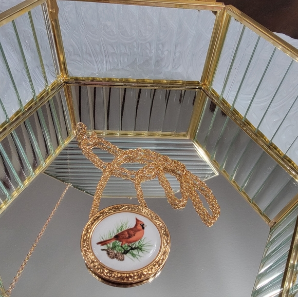 Vintage Avon Birds of Nature Collection Cardinal Necklace & Brooch - Picture 2 of 8